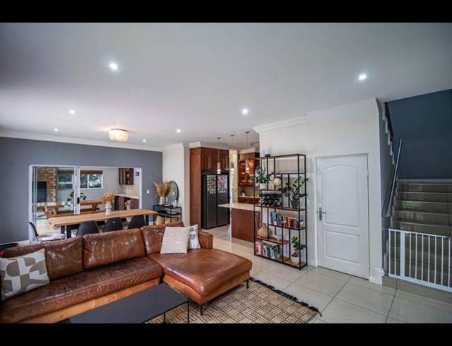 4 BEDROOM HOUSE FOR SALE IN MIDSTREAM ESTATE